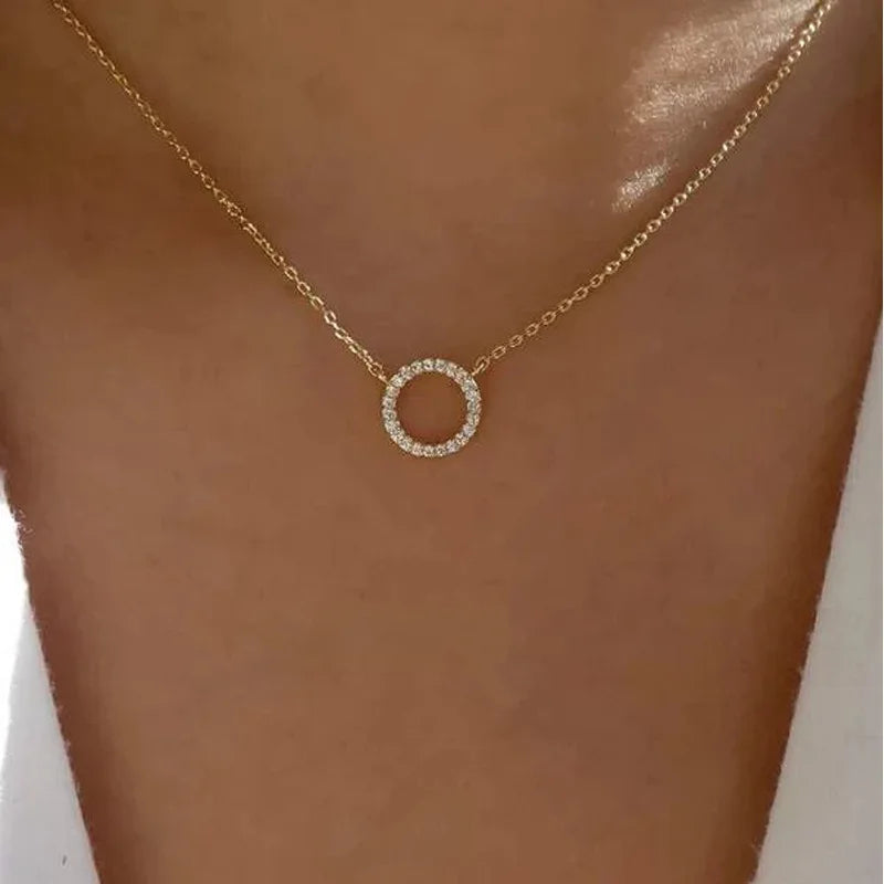 Collares Con Colgante Luxury White Round Pendant Necklaces Women Fashion Jewelry Choker Clavicle Chain Short Charm Necklace