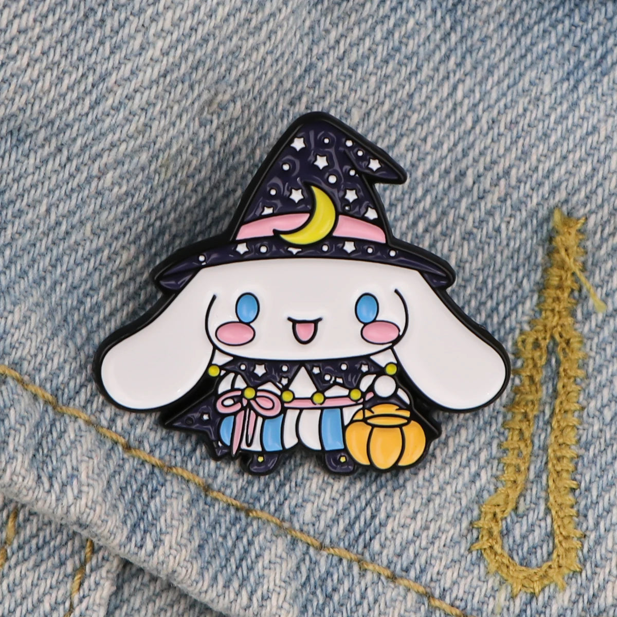 Anime Big White Dog Enamel Pin Badges on Backpack Brooch Pines Men Lapel Pins Cosplay Accessories Halloween Decoration Toys Gift